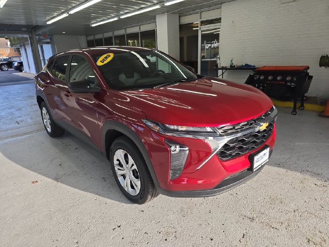 Used 2025 Chevrolet Trax LS FWD image 7