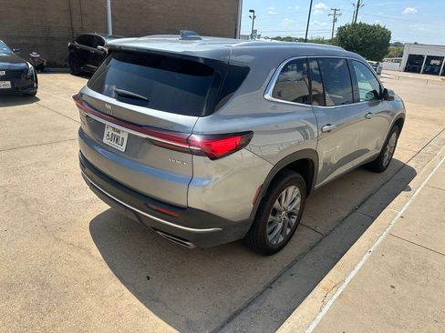 Used 2025 Buick Enclave Preferred w/ Power Package FWD image 8