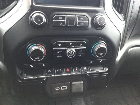 Used 2019 Chevrolet Silverado 1500 LT w/ All-Star Edition image 17