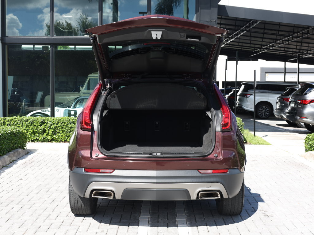 Used 2023 Cadillac XT4 Premium Luxury w/ Enhanced Visibility Package FWD image 7