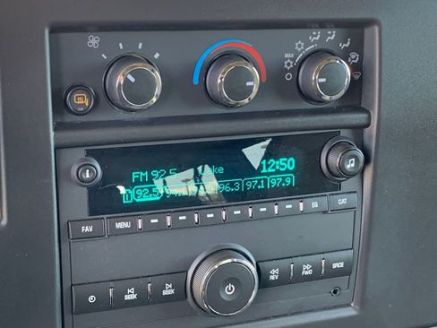 Used 2025 GMC Savana 3500 LT w/ LT Preferred Equipment Group image 21