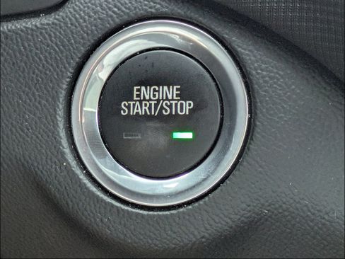 Used 2022 Chevrolet Equinox RS w/ Infotainment Package FWD image 29