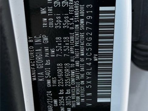 Used 2024 Kia Sorento S image 34