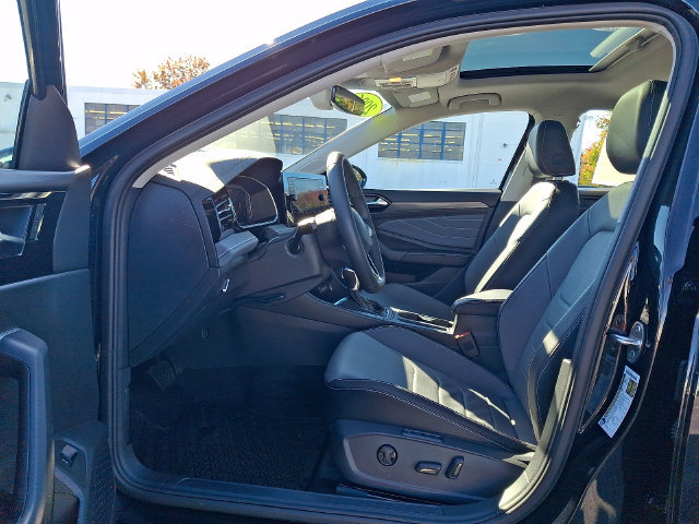 Used 2026 Volkswagen Jetta SEL FWD image 13