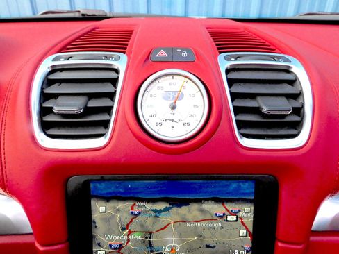 Used 2015 Porsche Boxster S image 25