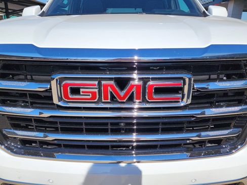 New 2026 GMC Yukon Elevation image 9