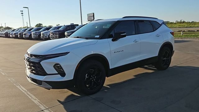 New 2026 Chevrolet Blazer LT w/ Sound & Technology Package FWD image 4