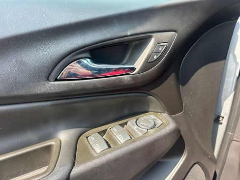 Used 2023 Chevrolet Equinox LT FWD image 12