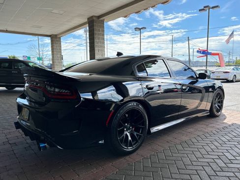 Used 2018 Dodge Charger R/T Scat Pack RWD image 10