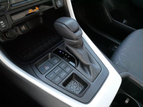 Certified 2025 Toyota RAV4 XLE AWD/4WD image 24