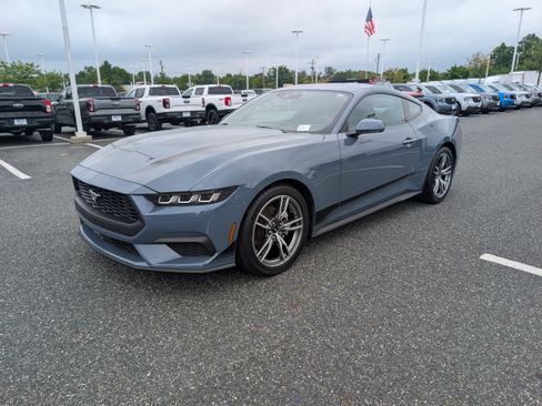 Certified 2025 Ford Mustang Coupe RWD image 7