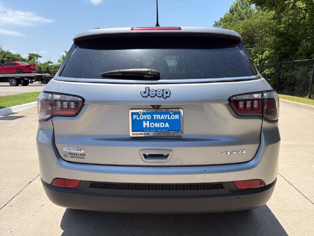 Used 2024 Jeep Compass Latitude AWD/4WD image 8