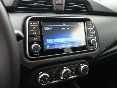 Used 2025 Nissan Versa S w/ Trunk Package image 18