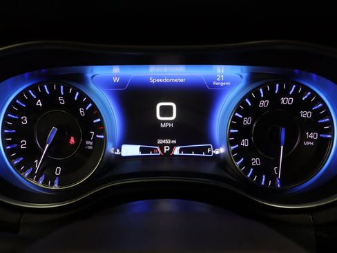 Used 2023 Chrysler 300 Touring w/ Sport Appearance Package RWD image 39