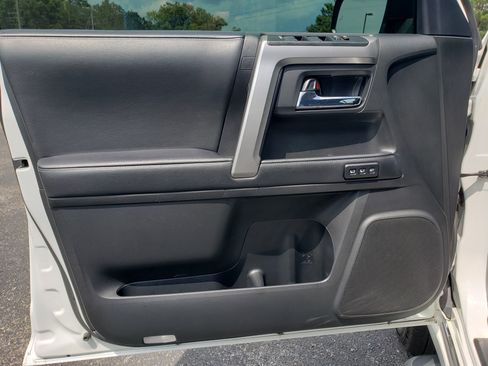 Used 2022 Toyota 4Runner Limited AWD/4WD image 10
