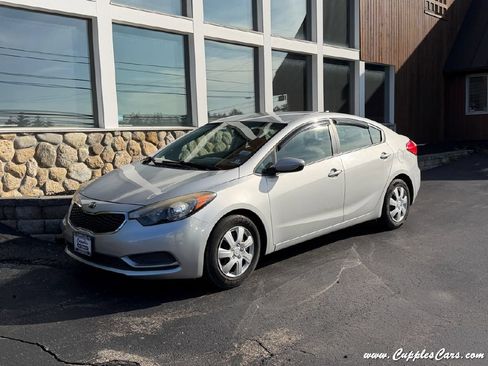 Used 2016 Kia Forte LX FWD image 1