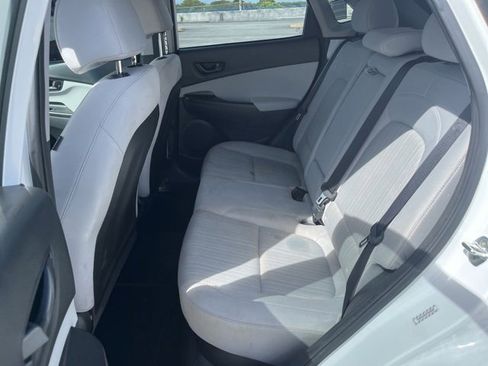 Used 2023 Hyundai Kona SEL w/ Cargo Package image 9
