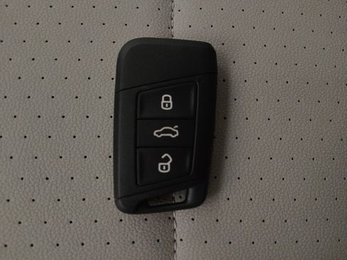 Used 2022 Volkswagen Jetta SE w/ Panoramic Sunroof Package image 32