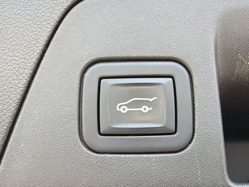 Used 2023 Buick Envision Essence w/ Sport Touring Package FWD image 19