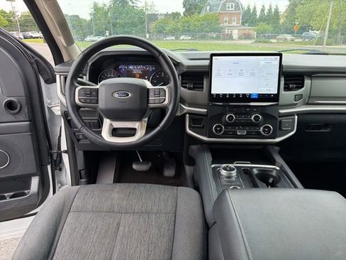 Used 2023 Ford Expedition XLT AWD/4WD image 17
