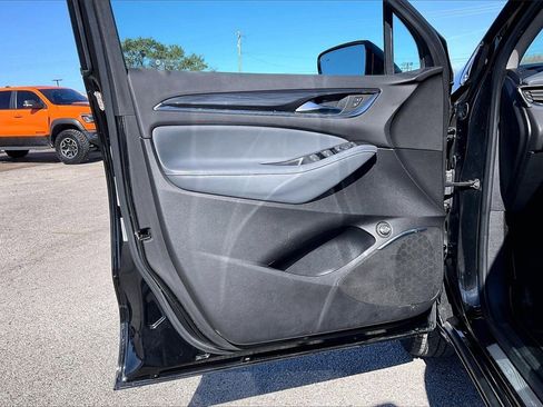 Used 2020 Buick Enclave Essence image 17