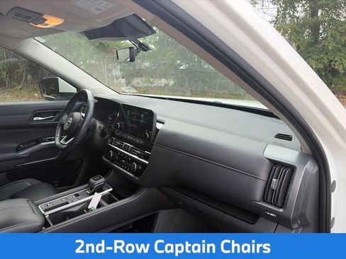 Used 2024 Nissan Pathfinder SL w/ SL Premium Package FWD image 12