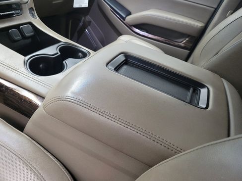 Used 2019 GMC Yukon XL SLT w/ HD Trailering Package AWD/4WD image 26