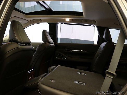 Used 2023 INFINITI QX60 Sensory w/ Cargo Package image 14