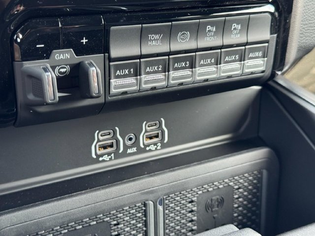 New 2027 RAM 3500 Big Horn AWD/4WD image 26