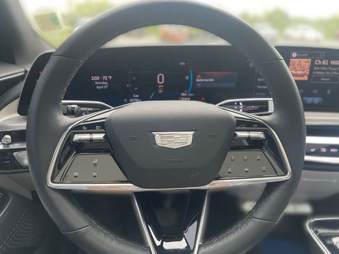 Used 2024 Cadillac Lyriq Luxury w/ LPO, Floor Liner Package AWD/4WD image 19