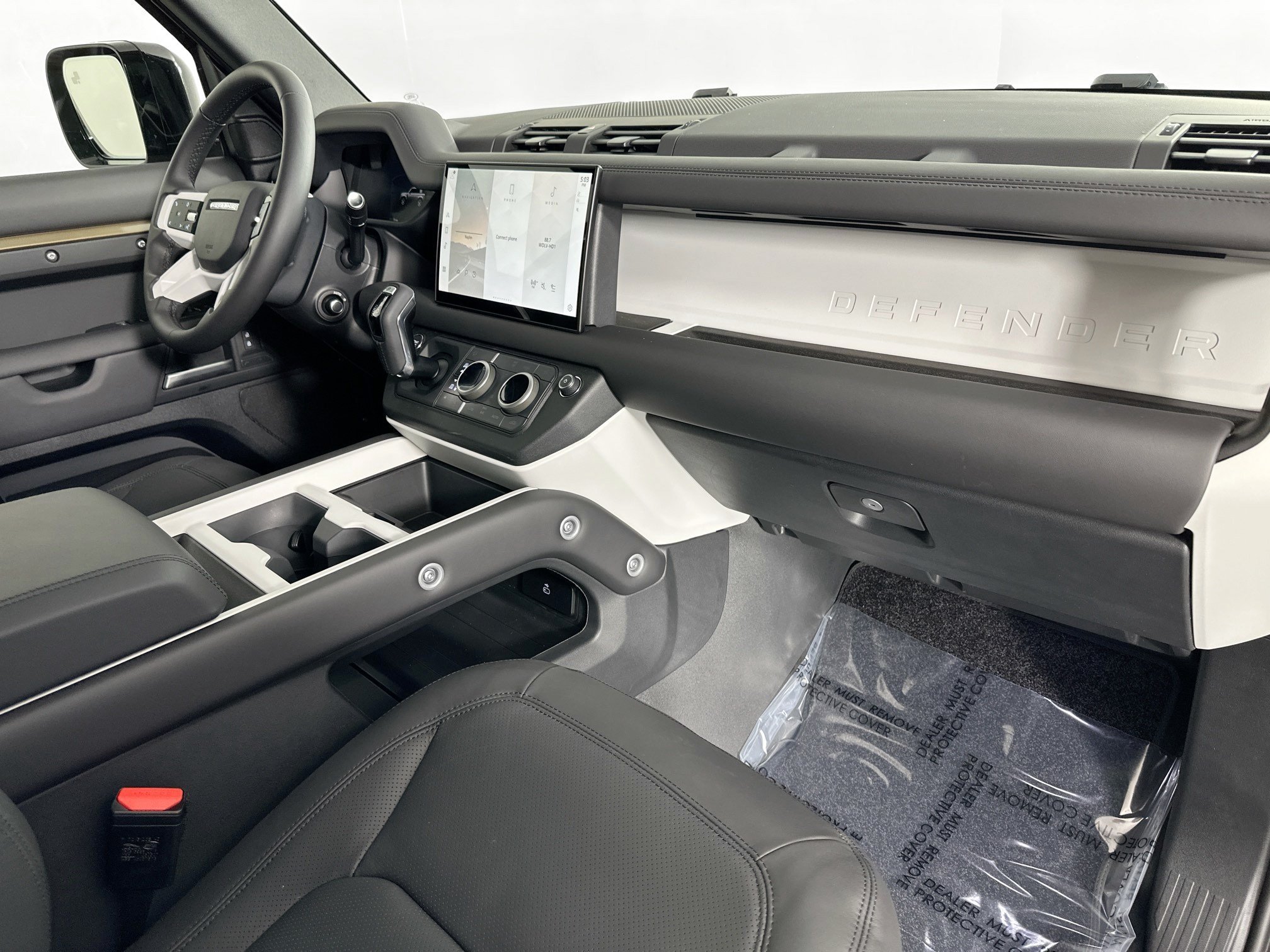 Certified 2025 Land Rover Defender 110 S AWD/4WD image 27