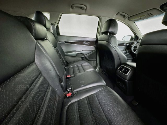 Used 2017 Kia Sorento FWD image 24