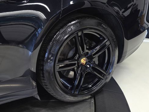 Used 2018 Porsche Panamera 4S image 54