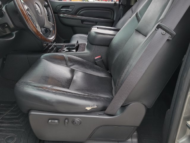 Used 2012 GMC Sierra 2500 Denali w/ Suspension Package, Off-Road AWD/4WD image 9