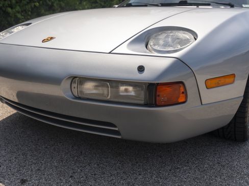 Used 1991 Porsche 928 S4 RWD image 16