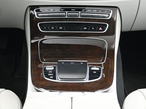 Used 2021 Mercedes-Benz E 350 4MATIC Sedan image 10