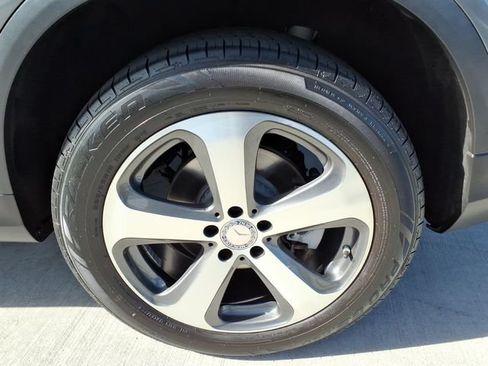 Used 2016 Mercedes-Benz GLC 300 4MATIC image 24