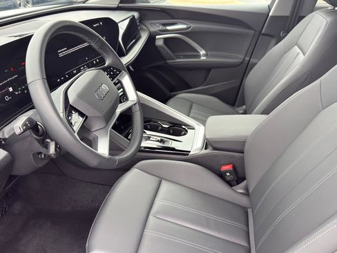 Used 2025 Audi Q5 Premium w/ Convenience Package AWD/4WD image 8