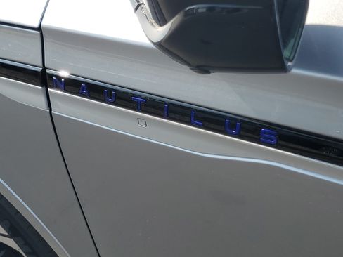 New 2026 Lincoln Nautilus Reserve AWD/4WD image 7