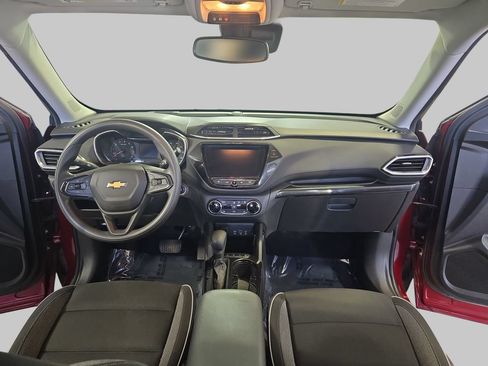 Used 2022 Chevrolet TrailBlazer LT w/ Convenience Package FWD image 9
