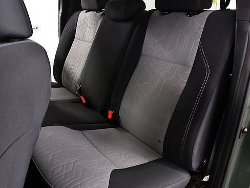 Used 2021 Toyota Tacoma TRD Off-Road image 29