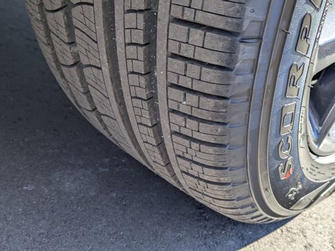 New 2025 Jeep Grand Cherokee Limited image 12