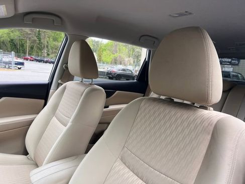 Used 2020 Nissan Rogue SV image 13