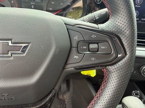 Used 2025 Chevrolet Trax RS w/ Driver Confidence Package FWD image 17
