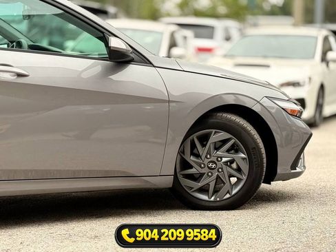 Used 2024 Hyundai Elantra SEL FWD image 8