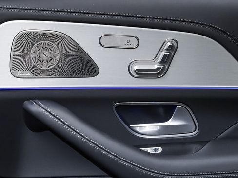 New 2025 Mercedes-Benz GLS 63 AMG 4MATIC image 12