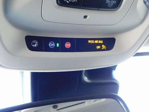 Used 2023 Buick Envision Preferred image 34