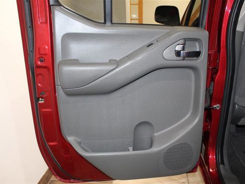 Used 2019 Nissan Frontier SV image 26