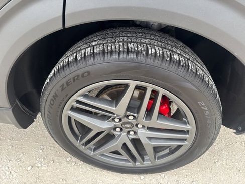 Used 2025 Ford Explorer ST-Line w/ ST-Line Street Pack image 11