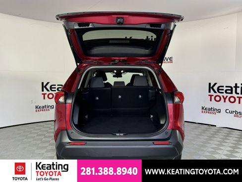 Used 2025 Toyota RAV4 XLE FWD image 19